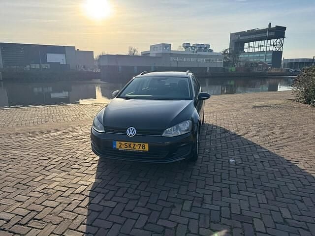 Zwart Occasion 2013 VW Golf VII Comfortline Stationwagen | € 3.850 (Eerlijke prijs) - Afbeelding 1/4