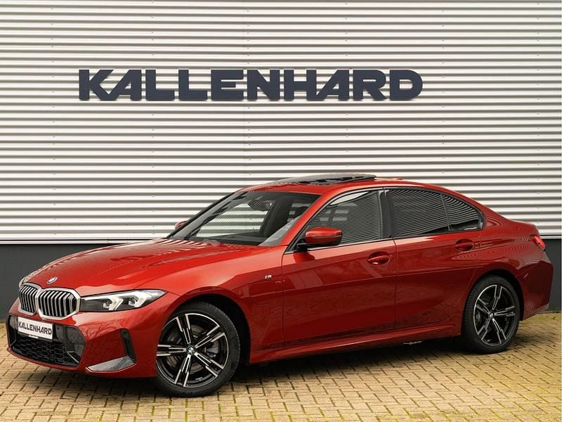 Rood Gebruikt 2025 BMW 330 Sedan | € 53.875 (Duur) - Afbeelding 1/4