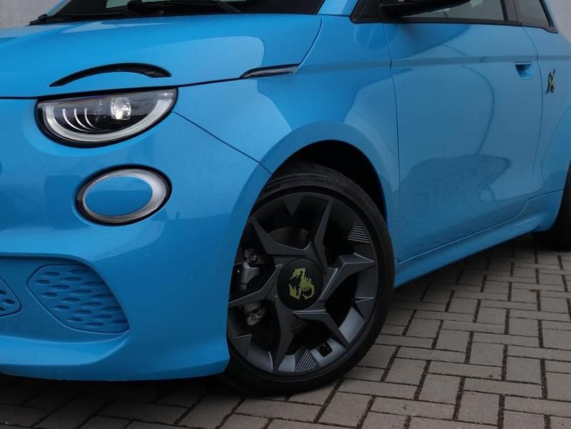 Nieuw Abarth 500e 114 kW (155 PK) 2025 Blauw Hatchback