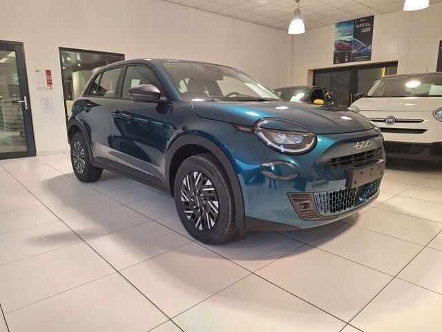 Groen Nieuw 2025 Fiat 600 SUV | € 23.900 (Super prijs) - Afbeelding 1/4