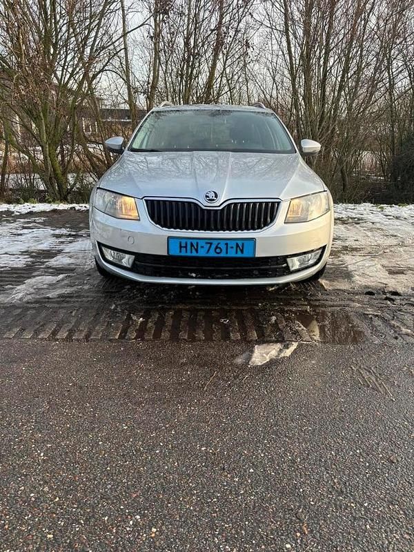Occasion 2015 Skoda Octavia | € 8.500 (Eerlijke prijs) - Afbeelding 1/4