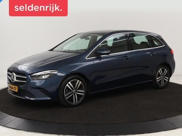 Blauw Gebruikt 2020 Mercedes B180 Business MPV | € 19.400 (Goede deal) - Afbeelding 1/4