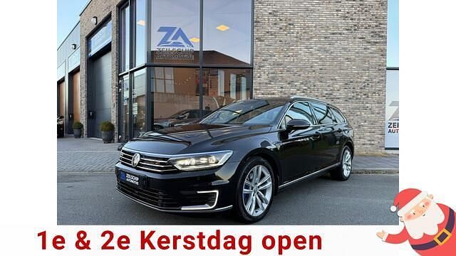 Zwart Occasion 2016 VW Passat GTE Stationwagen | € 14.999 (Duur) - Afbeelding 1/4