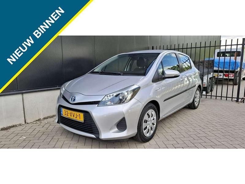 Grijs Gebruikt 2012 Toyota Yaris Hybrid Hatchback | € 8.350 (Iets duurder) - Afbeelding 1/4
