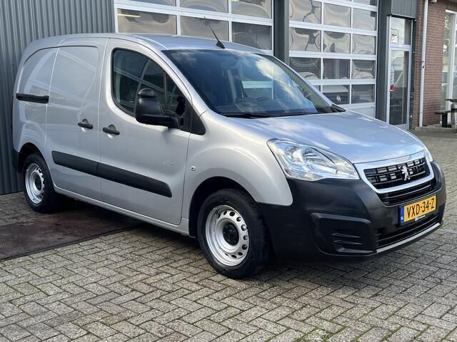 Grijs Gebruikt 2017 Peugeot Partner Van | € 10.950 (Eerlijke prijs) - Afbeelding 1/4
