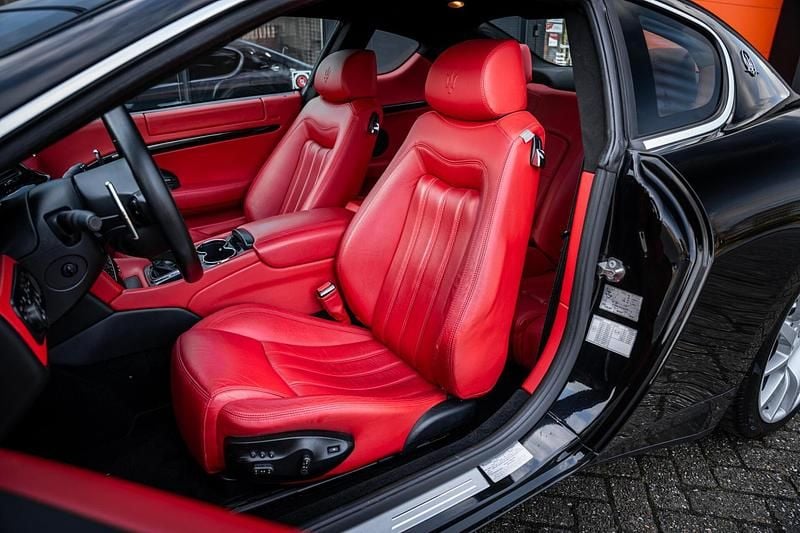 Occasion Maserati Granturismo 406 PK (298 kW) 2008 Zwart Coupé