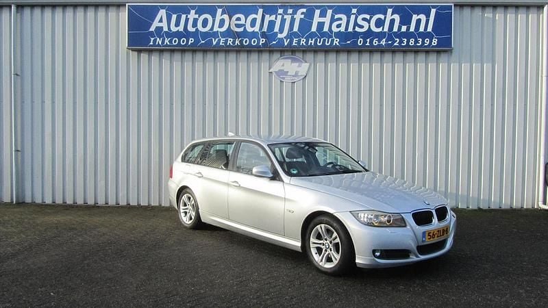 Grijs Occasion 2013 BMW 318 Stationwagen | € 4.950 (Eerlijke prijs) - Afbeelding 1/4