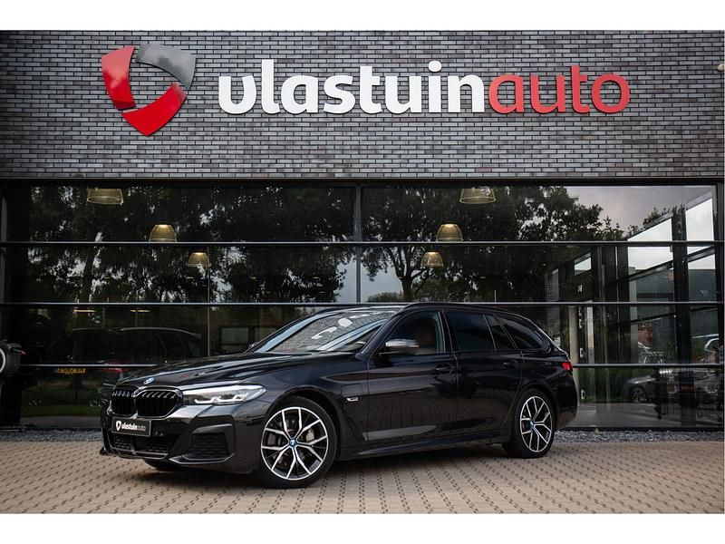 Zwart Occasion 2022 BMW 530 Stationwagen | € 32.950 (Goede deal) - Afbeelding 1/4