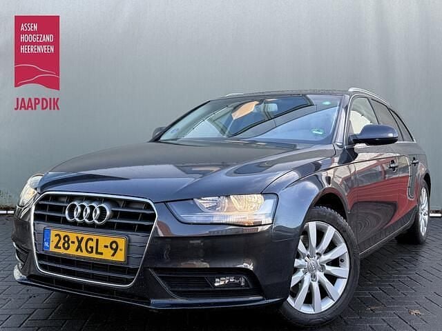 Grijs (metallic) Gebruikt 2012 Audi A4 Business Stationwagen | € 7.899 (Eerlijke prijs) - Afbeelding 1/3