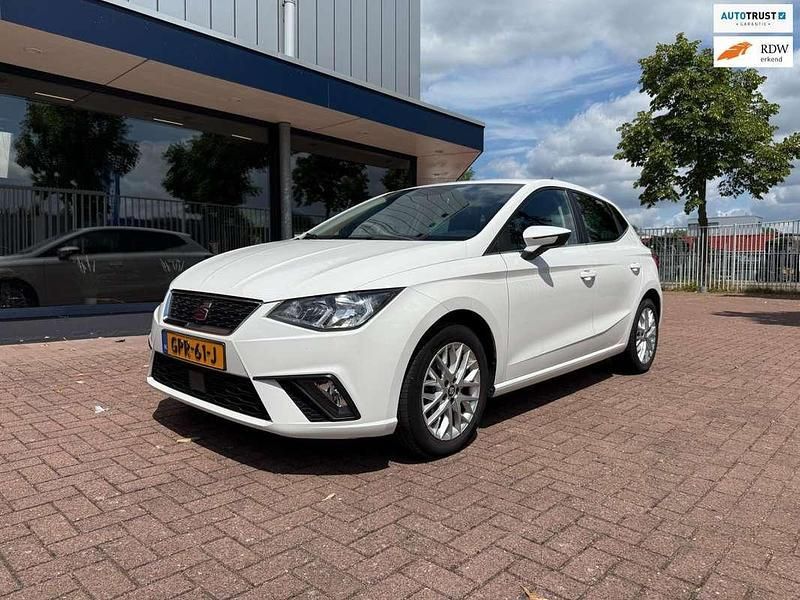 Wit Gebruikt 2017 Seat Ibiza FR Hatchback | € 9.995 (Eerlijke prijs) - Afbeelding 1/4