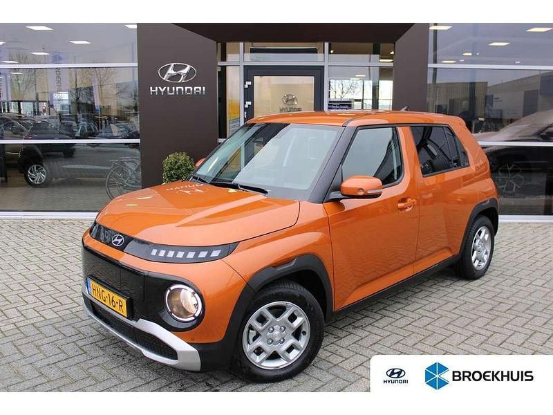 Oranje Occasion 2025 Hyundai Inster Hatchback | € 23.900 (Eerlijke prijs) - Afbeelding 1/4