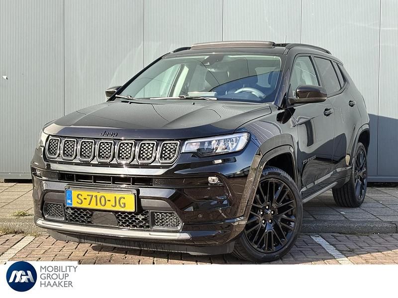 Zwart Gebruikt 2023 Jeep Compass SUV | € 32.900 (Duur) - Afbeelding 1/4