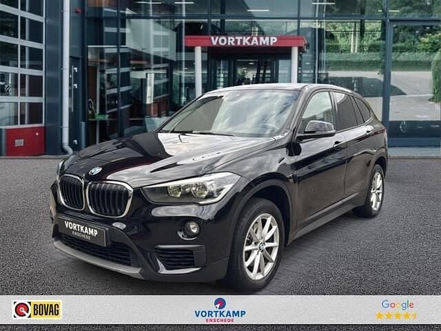 Zwart Gebruikt 2019 BMW X1 Advantage SUV | € 20.950 (Goede deal) - Afbeelding 1/4