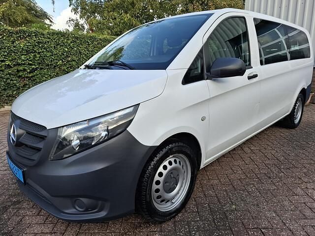 Wit Gebruikt 2019 Mercedes Vito MPV | € 15.950 (Eerlijke prijs) - Afbeelding 1/4