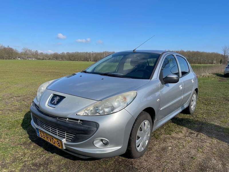 Grijs Gebruikt 2011 Peugeot 206 Hatchback | € 3.950 (Eerlijke prijs) - Afbeelding 1/4