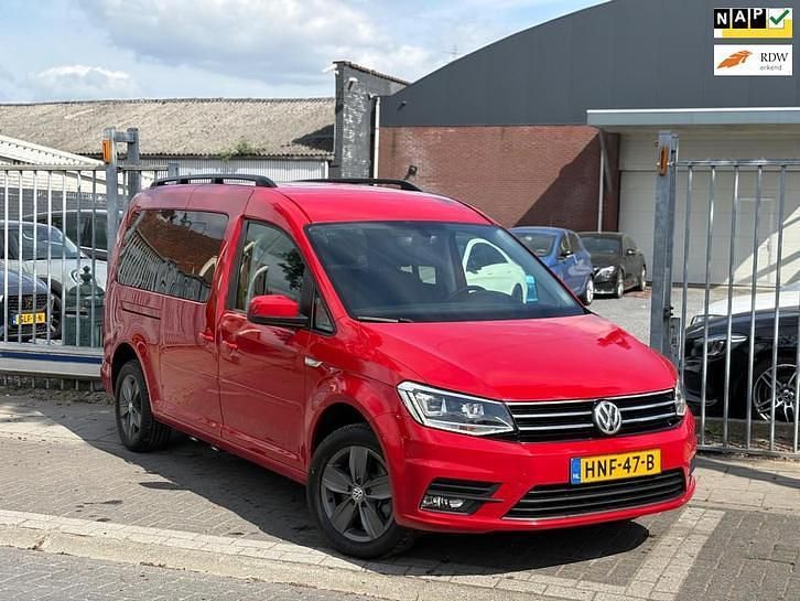 Rood, metallic lak Gebruikt 2020 VW Caddy Maxi Highline MPV | € 23.950 (Eerlijke prijs) - Afbeelding 1/4