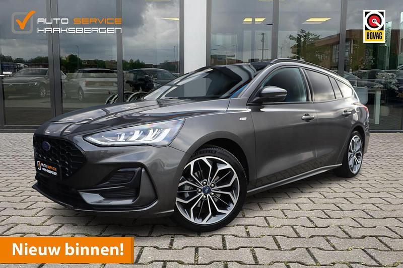 Grijs Gebruikt 2022 Ford Focus ST-Line Stationwagen | € 23.900 (Eerlijke prijs) - Afbeelding 1/4