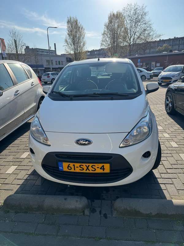 Wit Gebruikt 2012 Ford Ka Cool & Sound Edition Hatchback | € 1.999 (Goede deal) - Afbeelding 1/4
