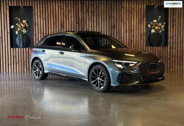Grijs Gebruikt 2021 Audi A3 Sportback S-Line Hatchback | € 29.900 (Duur) - Afbeelding 1/4