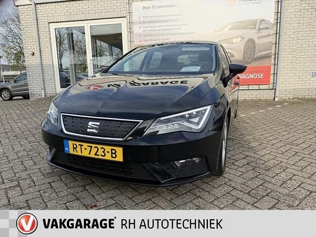 Zwart Gebruikt 2018 Seat Leon Style Hatchback | € 15.875 (Eerlijke prijs) - Afbeelding 1/4