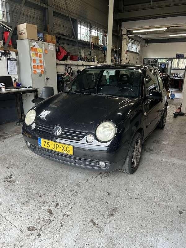 Zwart Gebruikt 2002 VW Lupo Trendline Hatchback | € 600 (Goede deal) - Afbeelding 1/4