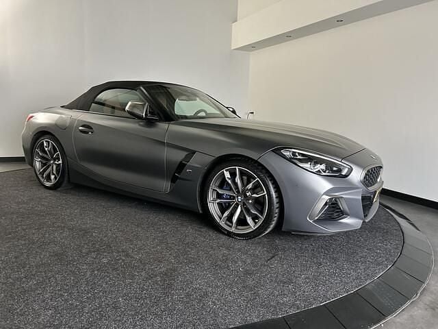 Grijs (mat) Gebruikt 2019 BMW 340 M Sport Cabriolet | € 49.450 (Eerlijke prijs) - Afbeelding 1/4