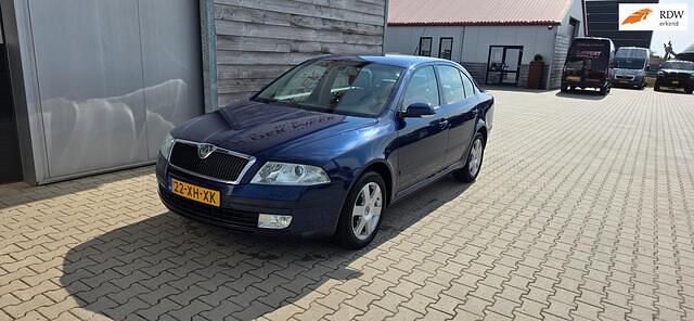 Blauw Gebruikt 2007 Skoda Octavia Business Line Hatchback | € 2.500 (Eerlijke prijs) - Afbeelding 1/4