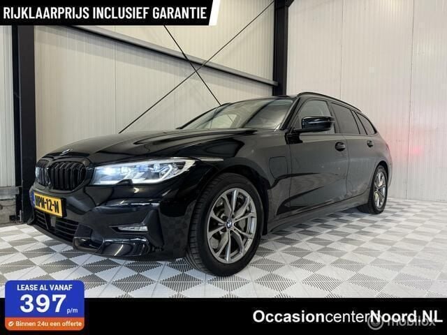 Zwart Gebruikt 2021 BMW 330 Comfort Edition Stationwagen | € 29.880 (Goede deal) - Afbeelding 1/4