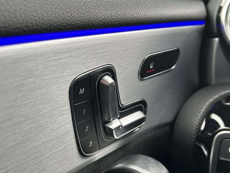 Occasion Mercedes A250 Advanced 2022 Zwart (metallic) Hatchback