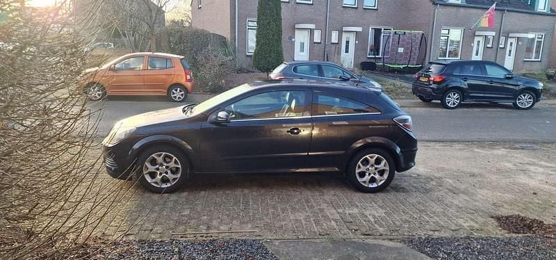 Zwart Occasion 2005 Opel Astra Sport Coupé | € 850 (Super prijs) - Afbeelding 1/4