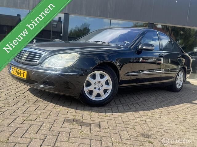 Zwart Gebruikt 1999 Mercedes S430 Sedan | € 7.740 (Goede deal) - Afbeelding 1/4
