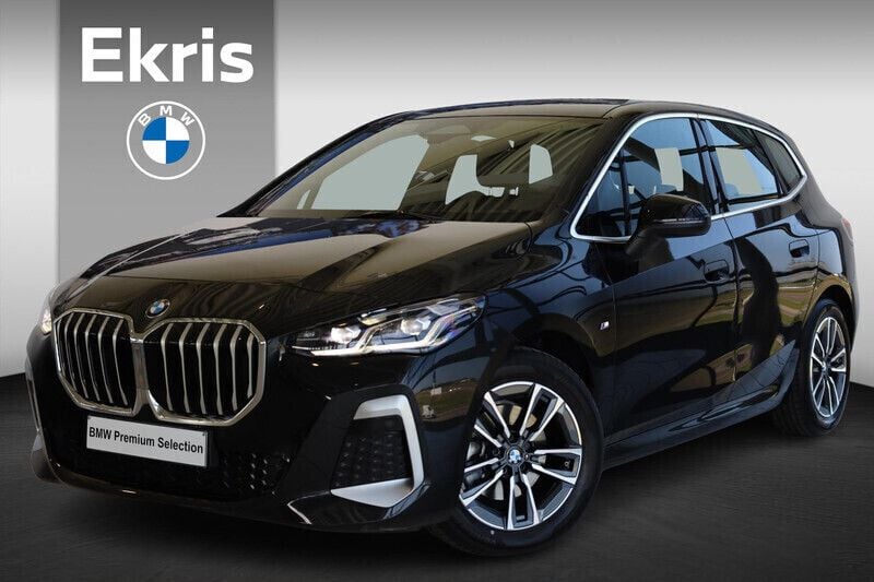 Zwart Gebruikt 2024 BMW 218 M Sport Stationwagen | € 36.900 (Duur) - Afbeelding 1/4