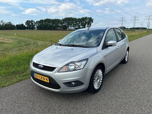 Grijs Gebruikt 2010 Ford Focus Limited Hatchback | € 1.995 (Goede deal) - Afbeelding 1/4