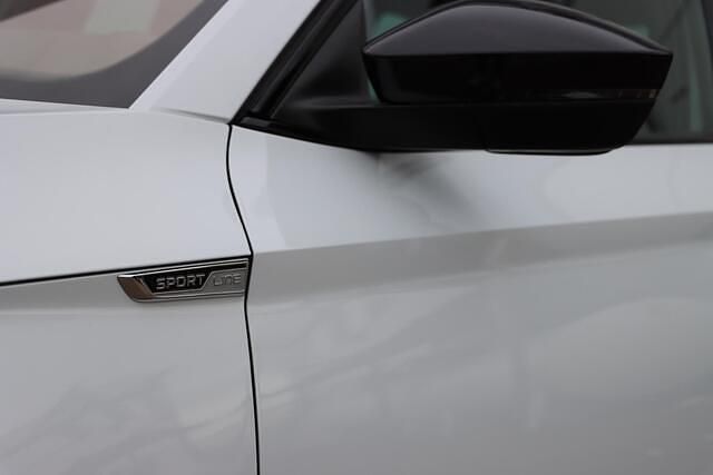 Occasion Skoda Superb Business Line 218 PK (160 kW) 2021 Wit Stationwagen