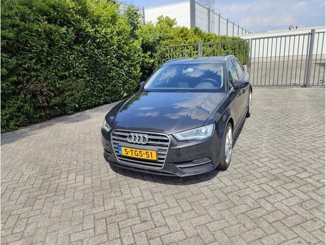 Bruin Gebruikt 2014 Audi A3 Sportback Hatchback | € 7.250 (Iets duurder) - Afbeelding 1/4