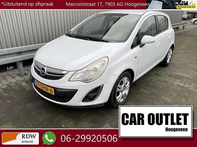 Wit (metallic) Gebruikt 2012 Opel Corsa Edition Hatchback | € 1.750 (Super prijs) - Afbeelding 1/4