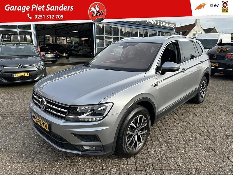Grijs (metallic) Gebruikt 2020 VW Tiguan Allspace Comfortline SUV | € 19.999 (Super prijs) - Afbeelding 1/4