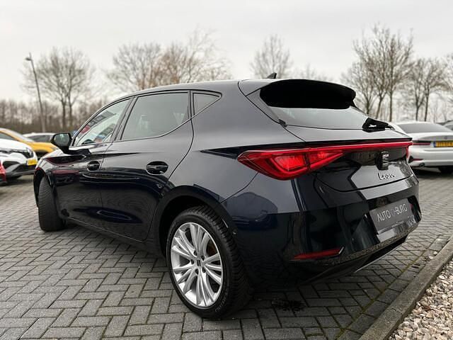 Occasion Seat Leon 2022 Blauw (metallic) Hatchback