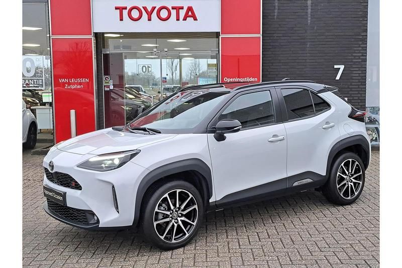 Overig Occasion 2025 Toyota Yaris Cross Sport SUV | € 35.999 (Eerlijke prijs) - Afbeelding 1/1