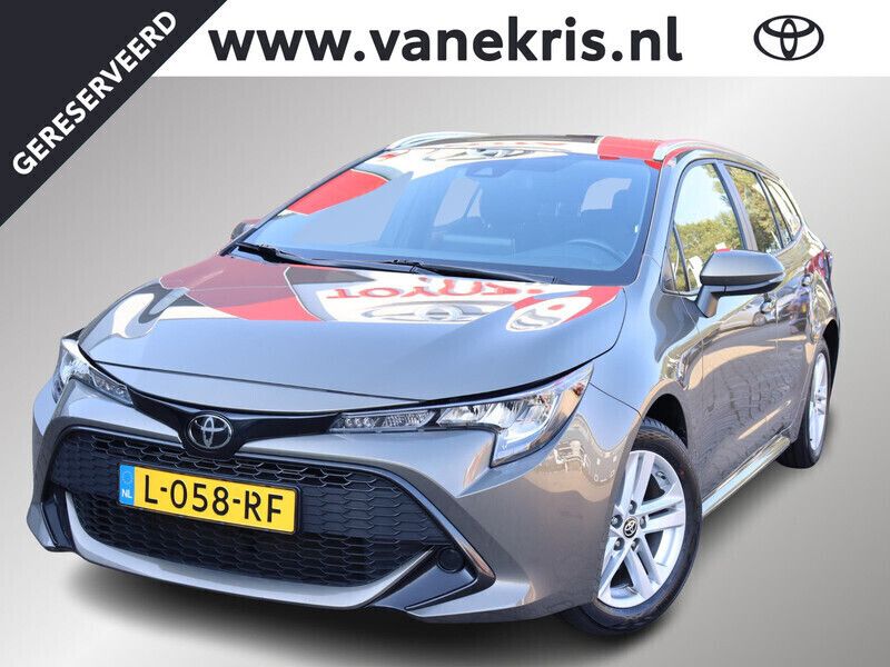 Groen, metallic lak Gebruikt 2021 Toyota Corolla Active Stationwagen | € 20.899 (Eerlijke prijs) - Afbeelding 1/4