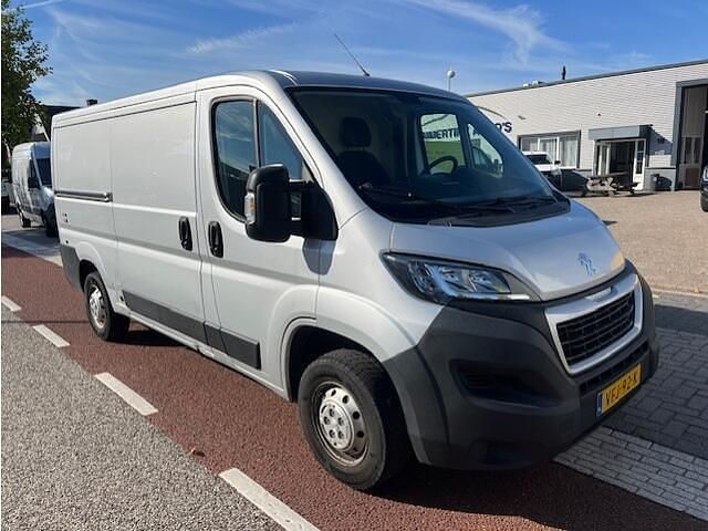 Grijs Gebruikt 2020 Peugeot Boxer Premium Van | € 12.850 (Super prijs) - Afbeelding 1/4