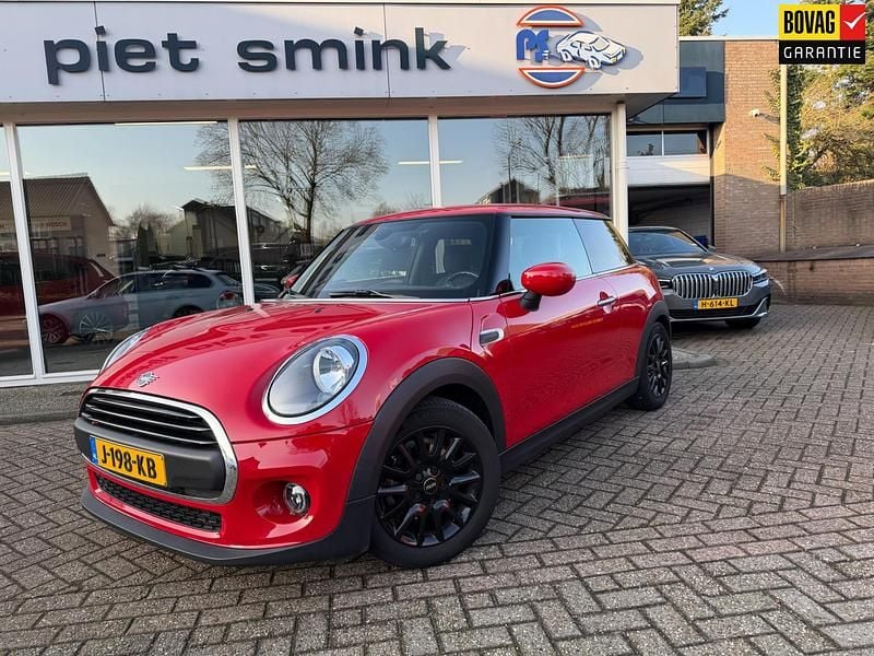 Rood Occasion 2020 Mini Cooper Chili Hatchback | € 13.900 (Super prijs) - Afbeelding 1/4