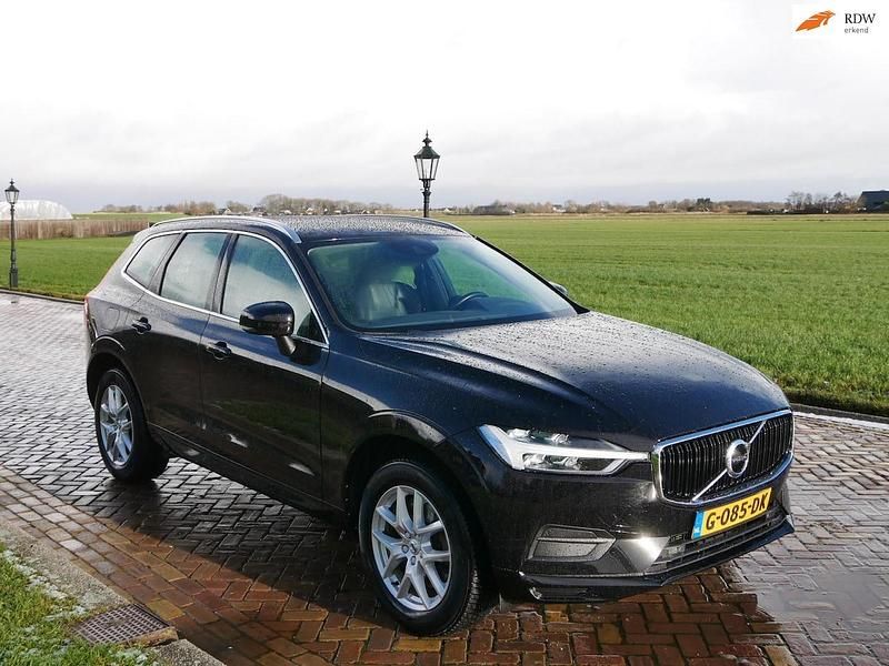 Zwart Gebruikt 2019 Volvo XC60 Momentum SUV | € 19.358 (Super prijs) - Afbeelding 1/4