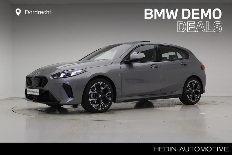 Grijs Gebruikt 2025 BMW 120 M Sport Hatchback | € 40.895 - Afbeelding 1/3