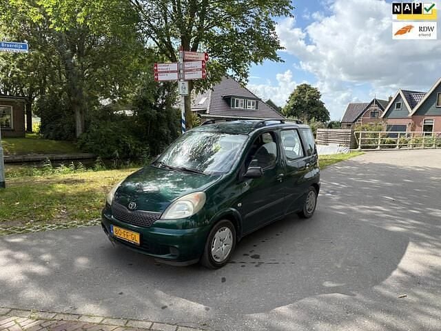 Groen Gebruikt 2000 Toyota Yaris Luna Stationwagen | € 1.999 (Goede deal) - Afbeelding 1/4