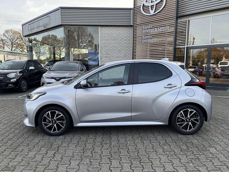 Occasion Toyota Yaris Hybrid Business Edition 116 PK (85 kW) 2023 Grijs Hatchback