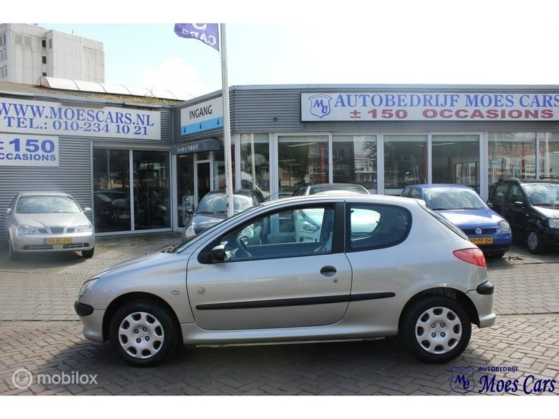 Grijs Gebruikt 2005 Peugeot 206 Hatchback | € 1.950 (Duur) - Afbeelding 1/4
