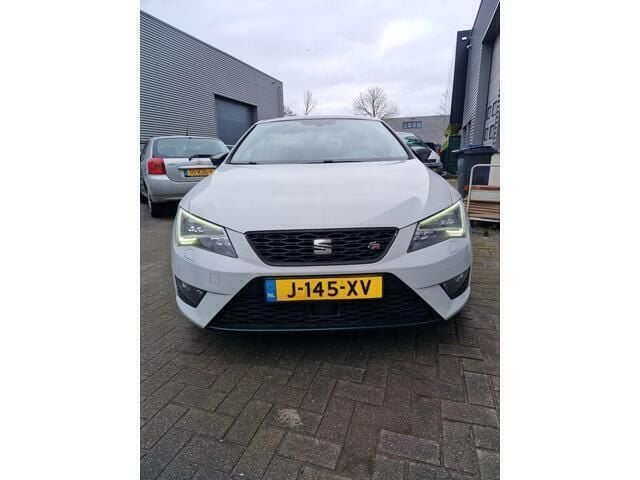Wit Gebruikt 2015 Seat Leon FR Hatchback | € 12.950 (Eerlijke prijs) - Afbeelding 1/4