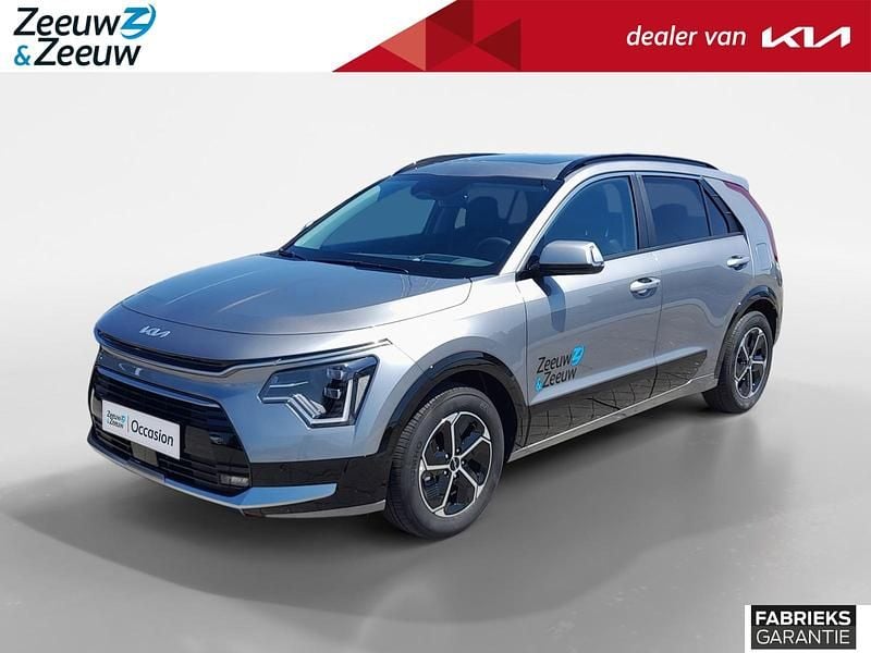 Grijs Occasion 2025 Kia Niro SUV | € 32.345 (Super prijs) - Afbeelding 1/4