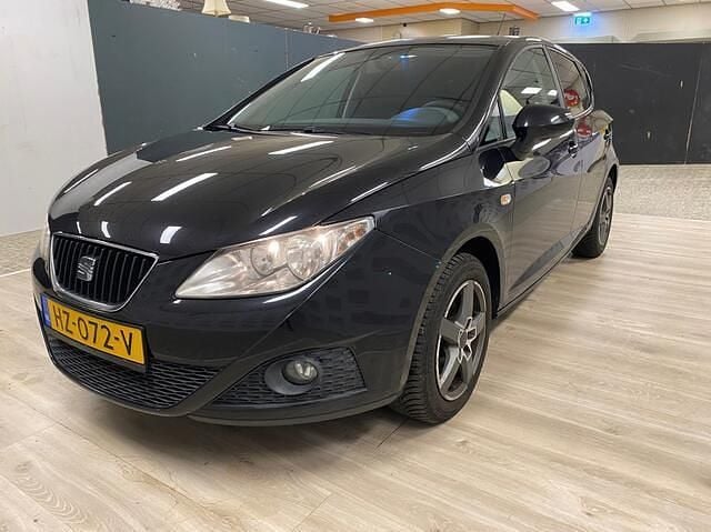 Zwart (metallic) Occasion 2010 Seat Ibiza Hatchback | € 2.750 (Goede deal) - Afbeelding 1/4